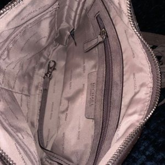 Michael Kors “Billy” suede messenger bag w/ fringe - Picture 6 of 13